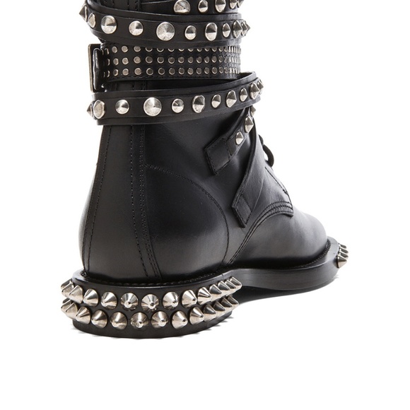 SAINT LAURENT RANGERS STUDDED LEATHER COMBAT BOOTS - Picture 3 of 8